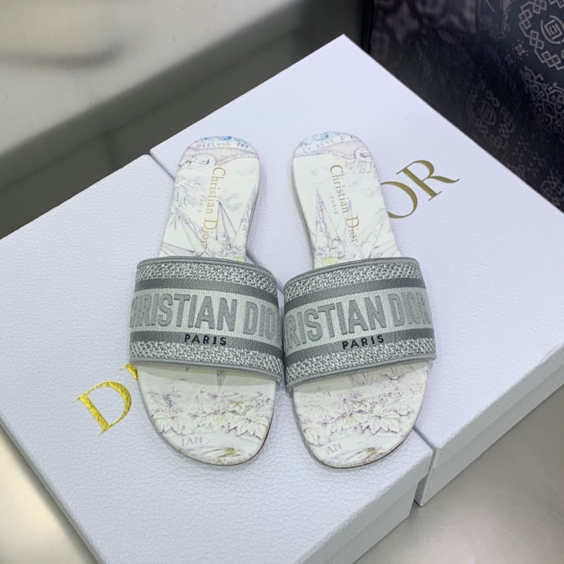 ch**an D*or slippers